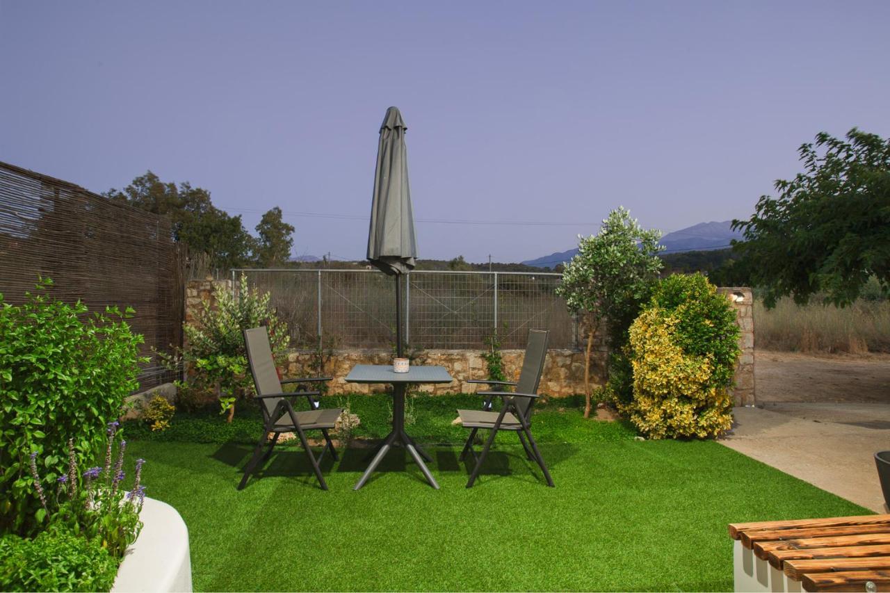ואמוס Livingfy Apt With Mountain View & Garden מראה חיצוני תמונה